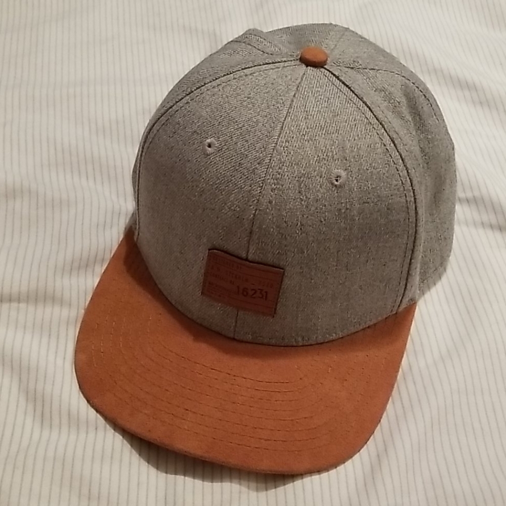 H&M snapback